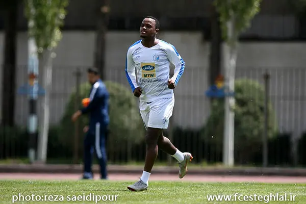 شرط پاتوسی برای تمدید قرارداد با استقلال