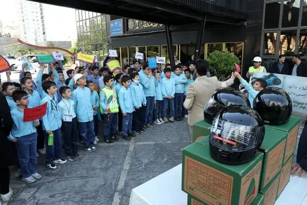 دانشآموزان منطقه ۲ با ایدههای خلاقانه، حملونقل ایمن را به تصویر کشیدند