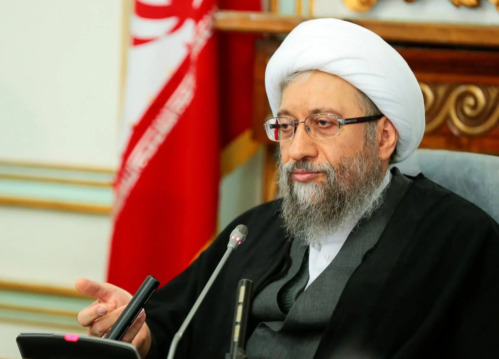 دادستان ها با قاچاق کالای اساسی به اشد وجه برخورد کنند