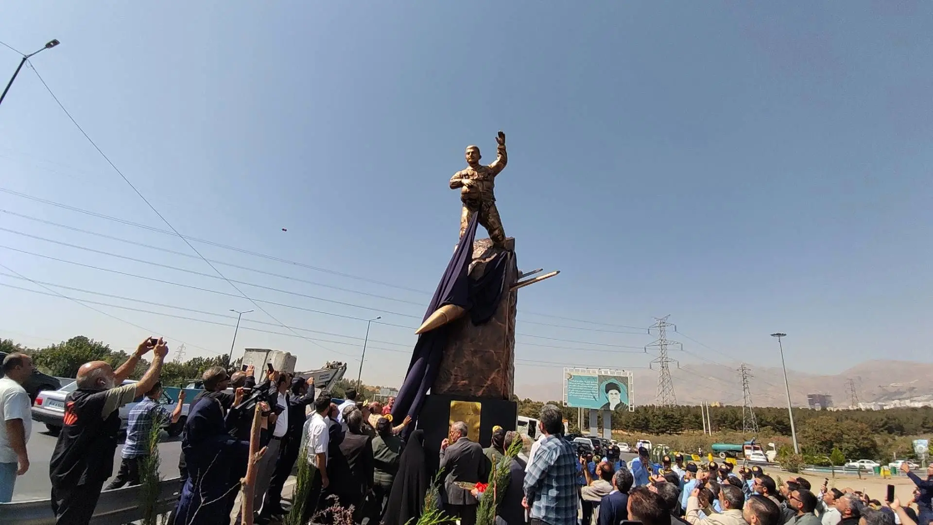 بزرگداشت قهرمانان دفاع مقدس با رونمایی تندیس شهید عباس بابایی