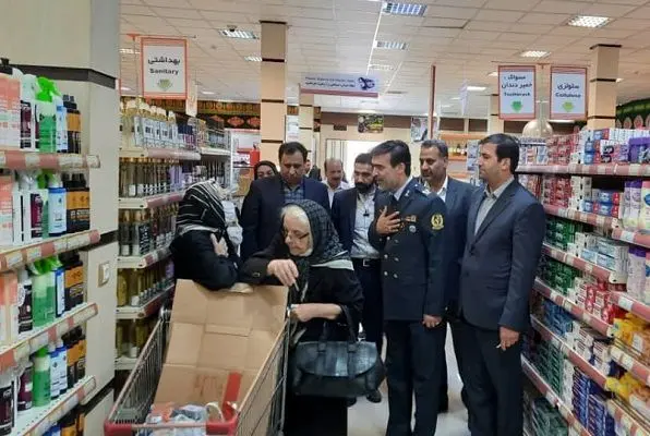 بازدید جانشین مدیرعامل سازمان اتکا از فروشگاه مرکزی اصفهان و شهدای نایین