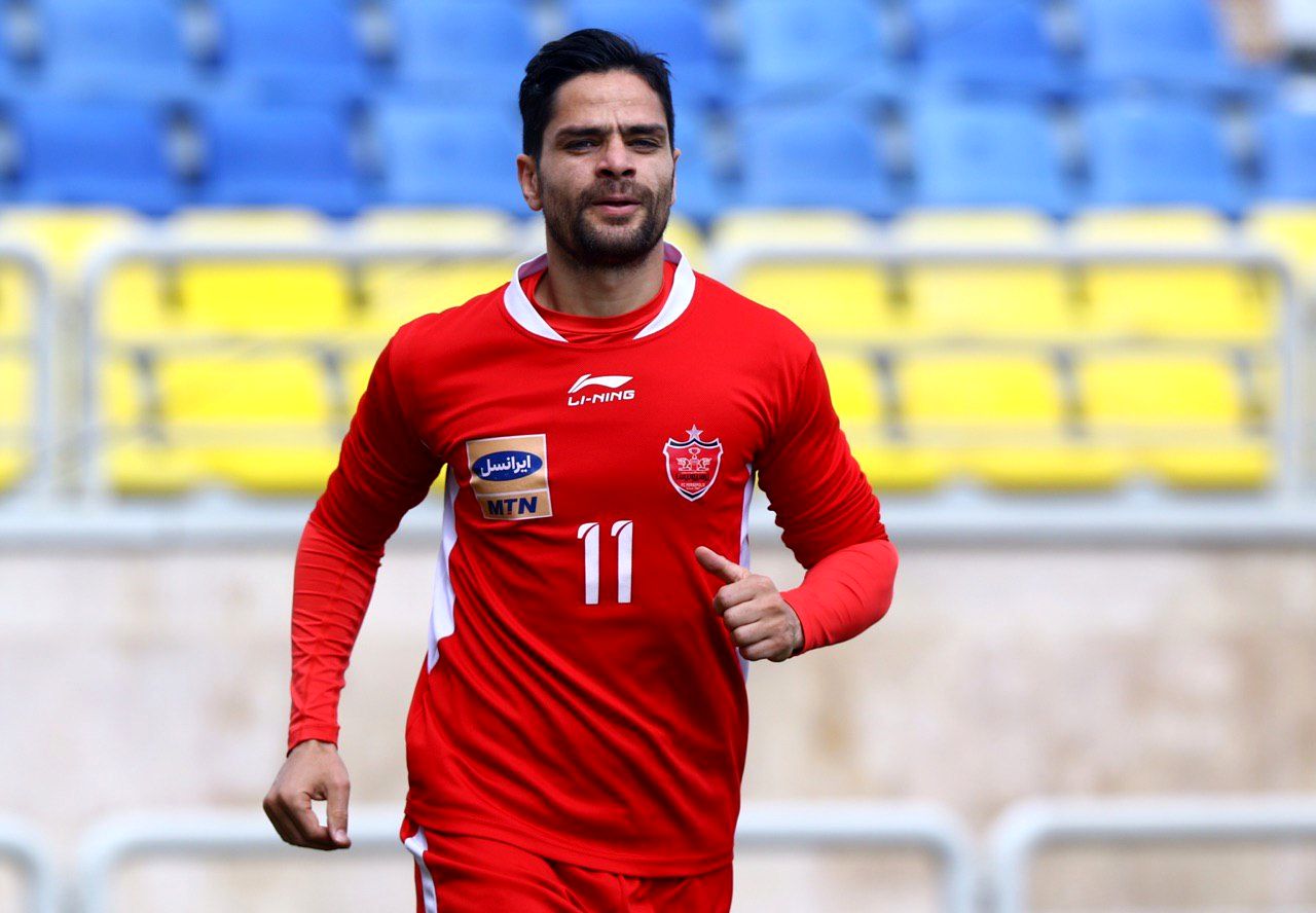 کامیابی نیا در پرسپولیس ماندنی شد