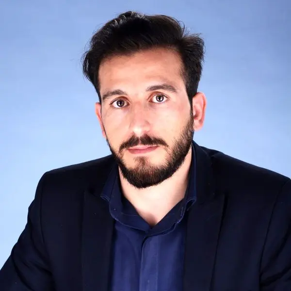 تبلت را جایگزین سبد شب یلدا دانش آموزان کردیم