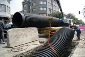 توسعه شبکه جمع آوری آبهای سطحی دربزرگراه شهید چمران

