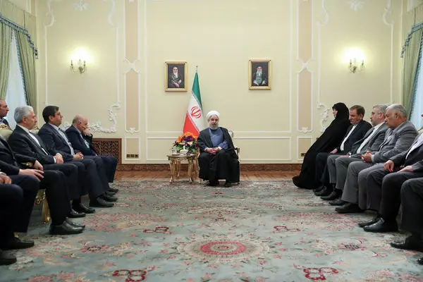 اقدام دولت در افزایش نرخ بنزین به نفع مردم است