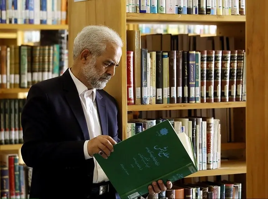 اهدای کتاب به کتابخانه فاطمی ۸ برابر افزایش داشته است

