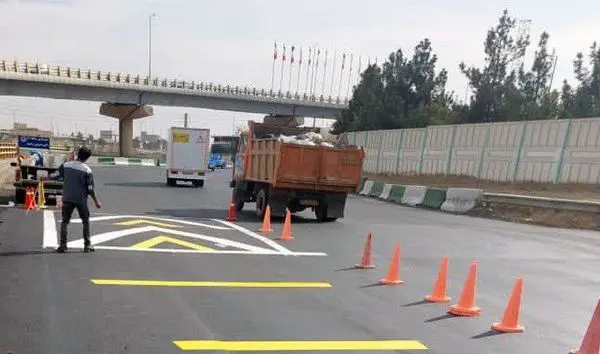 افزایش ایمنی معابر منطقه 19 در طرح خدمت با رنگ آمیزی سرعتکاه ها