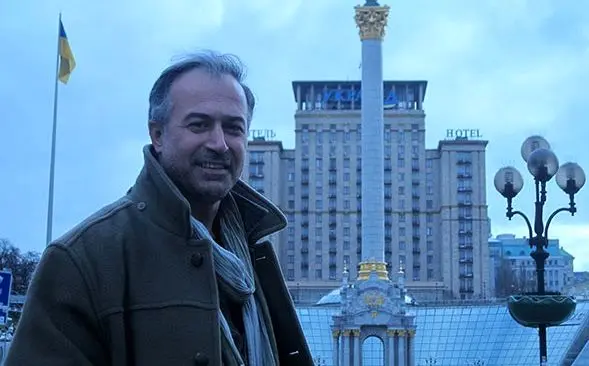 بازیگر مشهور عزادار پدرش شد+عکس
