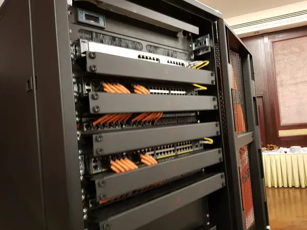 دورهمی فروشندگان سرور های ایسوس با همکاری شرکت رهنمون