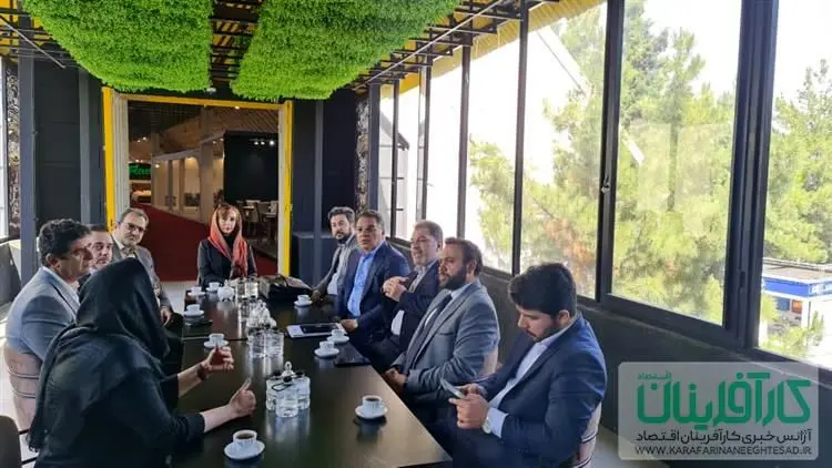 حضور روسا و اعضای تشکلهای اتاق بازرگانی ایران در نمایشگاه جهاد کالا

