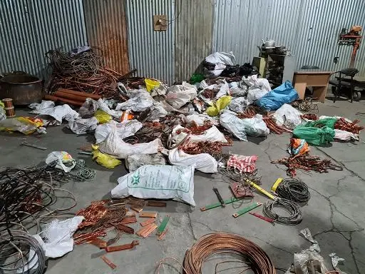 کشف  بزرگترین محموله کابل و سیم برق سرقتی در اراک

