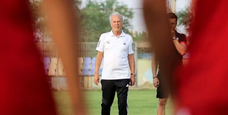 قبل از قهرمان کردن تراکتور، جایگاهم عوض نمی‌شود