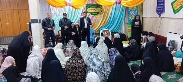 اعتکاف نوجوانان منطقه ۱۳ با حضور مسئولان شهری و نویسنده‌ای از فرانسه

