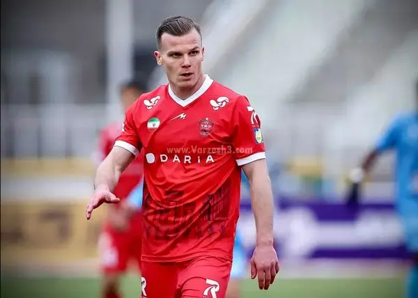 غیبت دو خارجی پرسپولیس در بازی با ذوب آهن