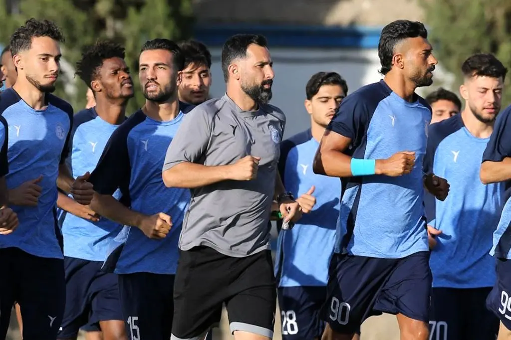 هلدینگ برای استقلال زمین جور کرد 