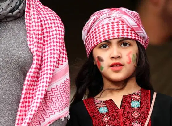 دختران اردنی، محجبه‌ترین تماشاگران جام ملت‌ها+ عکس