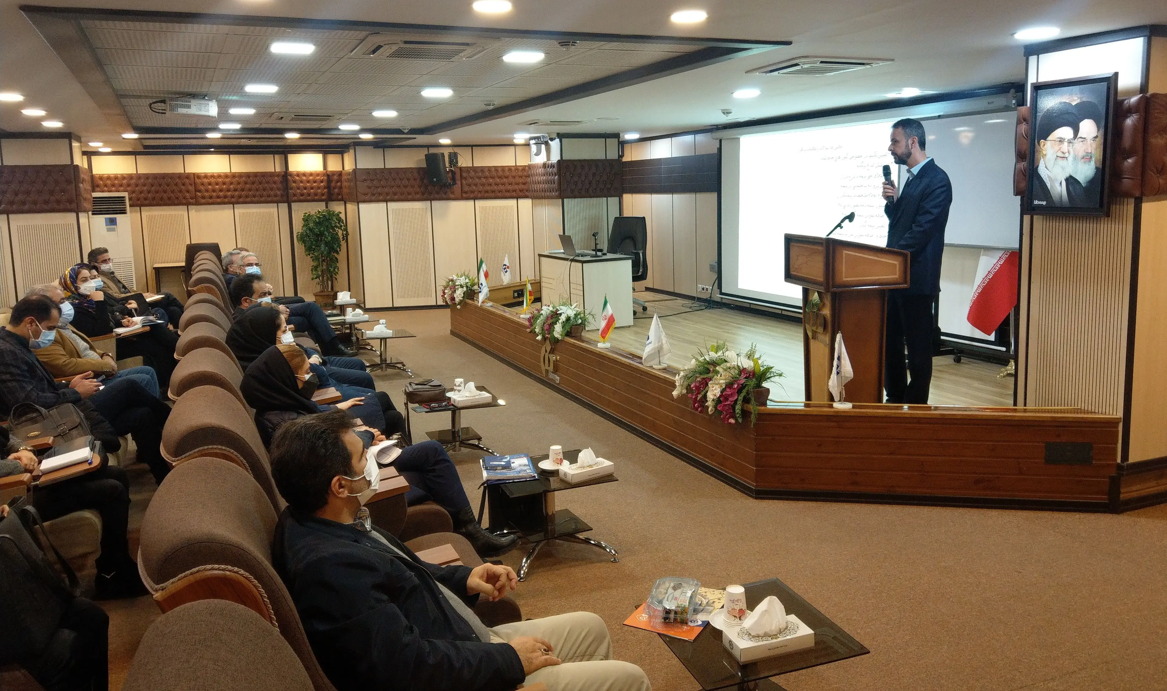 آموزش بیمه های مسوولیت برای شبکه فروش سرپرستی منطقه یک
