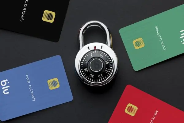 دیوارهای امن بلوبانک