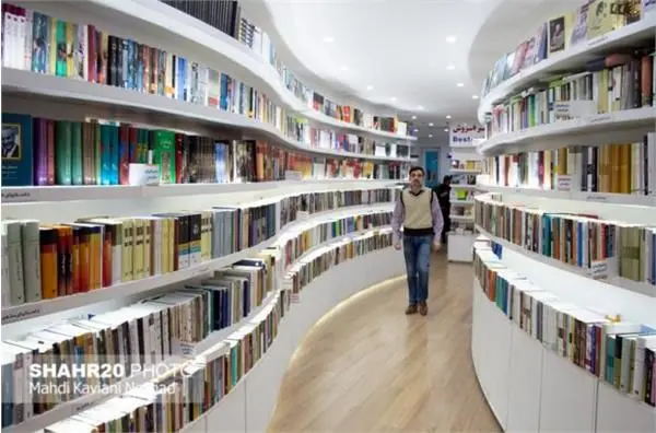 "دنیای کتاب" قم پرفروشترین کتابفروشی کشور شد