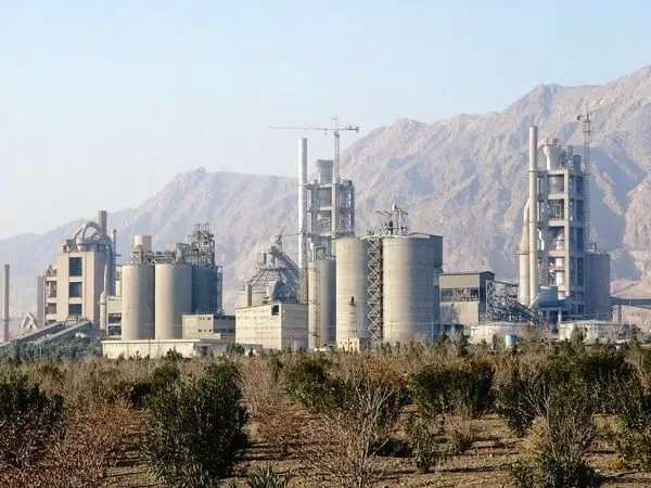 کارخانههای سیمان اصفهان خواهان تجدید نظر قیمتگذاری دستوری هستند