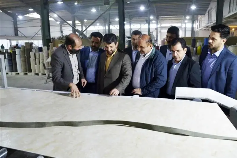 شرکت چوبکاران عصر نوین تنها صادرکننده نمونه کشوری مناطق آزاد در سال جاری

