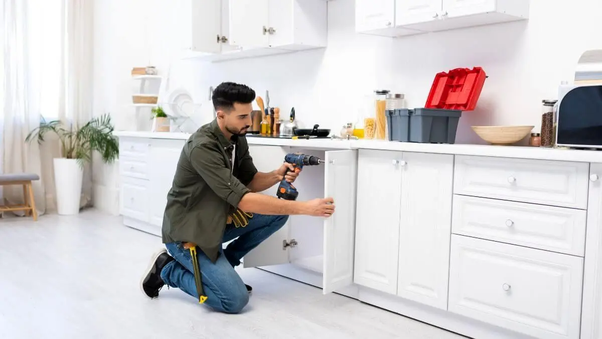 مزایای ساخت و تعویض درب کابینت در تغییر دکوراسیون