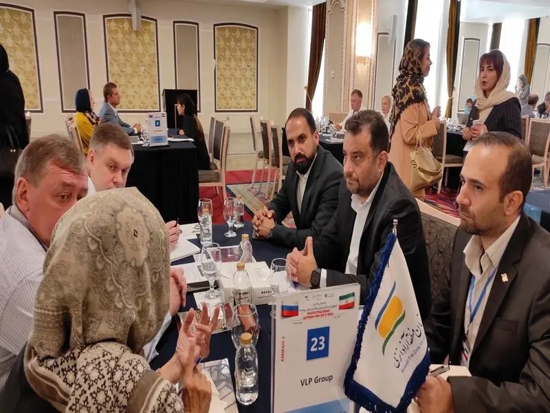 مذاکرات سازمان منطقه آزاد انزلی با شرکت های حاضر در بزرگترین هیأت تجاری روسیه در ایران

