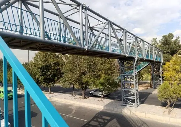 20 هزار متر مربع از پل های عابر پیاده منطقه 19 رنگ آمیزی می شود

