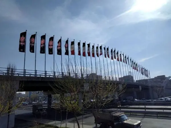 معابر منطقه19 به مناسبت لیالی قدر سیاهپوش شد