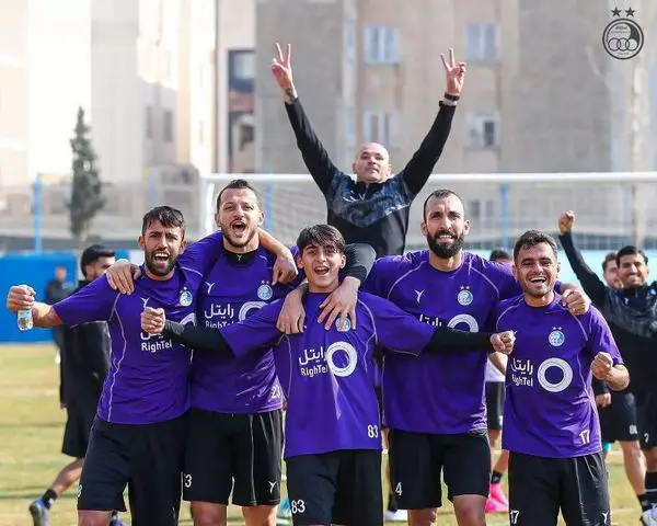 کارت بازی بازیکنان جدید استقلال صادر شد