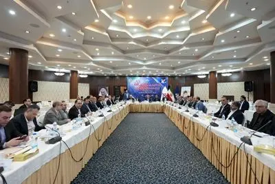 نشست پیش بینی بهره دهی چاه های بهره برداری نفت و گاز شرق و سراجه قم برگزار شد