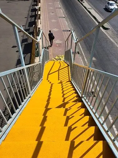 پل های عابرپیاده منطقه 13 بهسازی می شود 