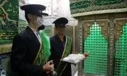  حرم امامزاده علی بن جعفر(ع) غبارروبی می‌شود