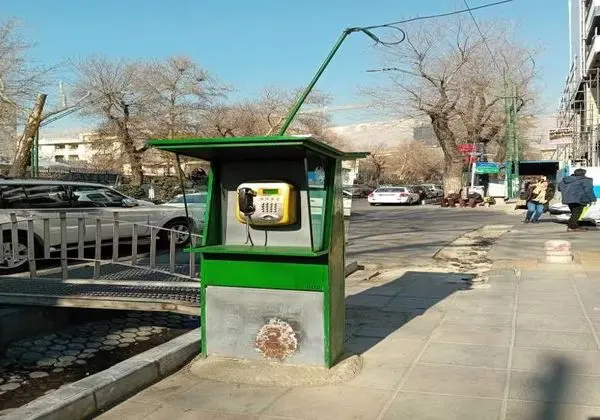 جمع آوری باجه تلفن‌های فرسوده و بلااستفاده از معابر منطقه یک