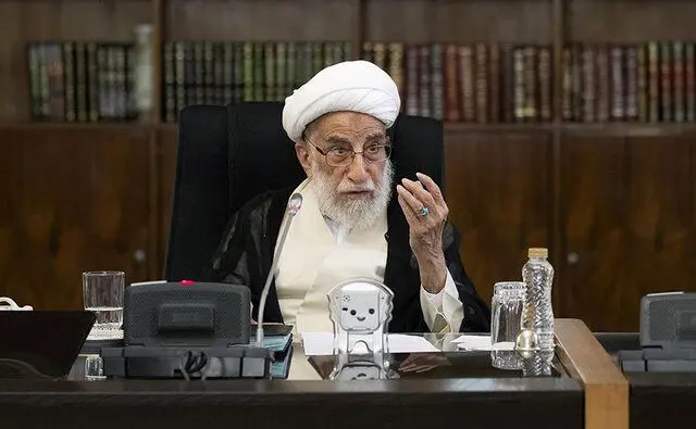 دشمن می‌خواهد با بحرانی نشان دادن وضعیت اقتصادی، جامعه را نگران کند

