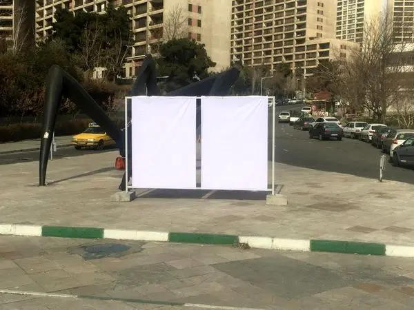 250سازه تبلیغاتی در میادین و معابر پر تردد جانمایی شد.