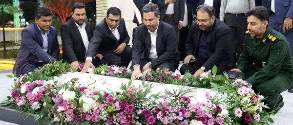 ادای احترام مدیرعامل پازارگاد به شهید جوهری

