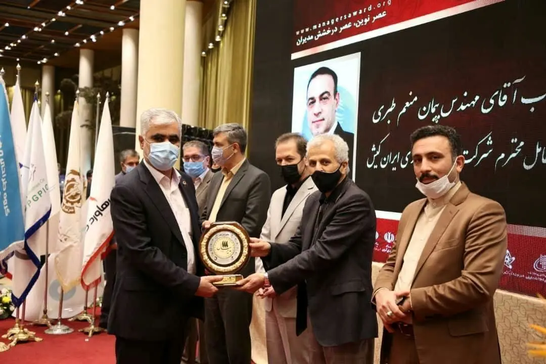 دریافت نشان عالی «مدیر سال» توسط مدیرعامل پتروشیمی اروند


