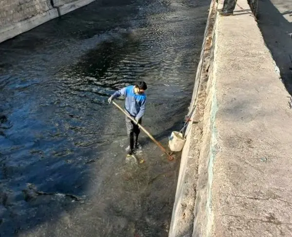 لایروبی انهار،  حوضچه ها و تله های زباله گیر در شمال شرق تهران
