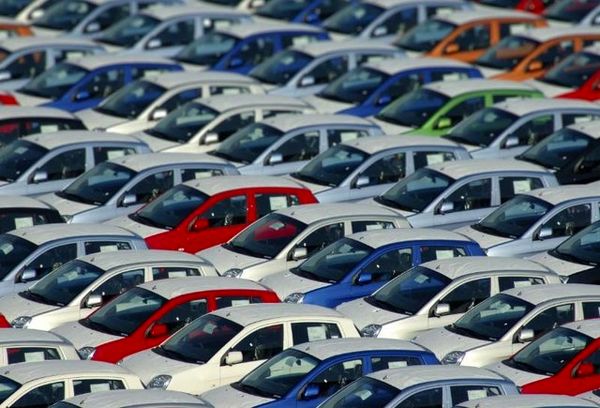 بررسی افزایش قیمت خودرو در جلسه کمیسیون صنایع مجلس