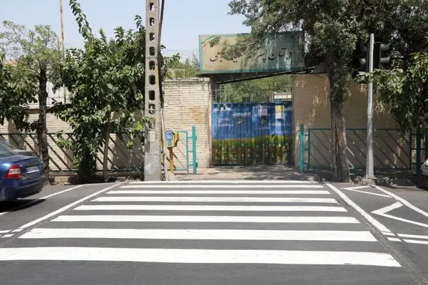 خط کشی 146 بلوک عابر پیاده در منطقه 19 در قالب طرح الگوی خدمت احیا شد