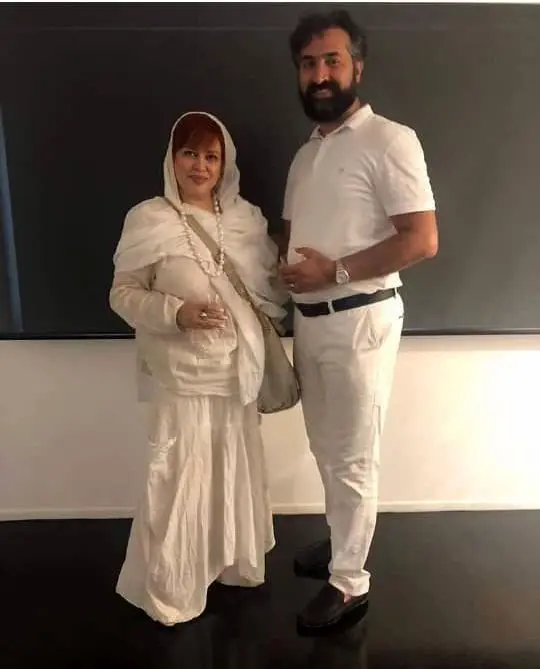 بهاره رهنما و حاجی در منزل + عکس