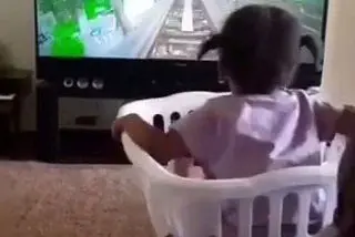 شگرد جالب پدر برای نبردن فرزندش به شهربازی! + عکس