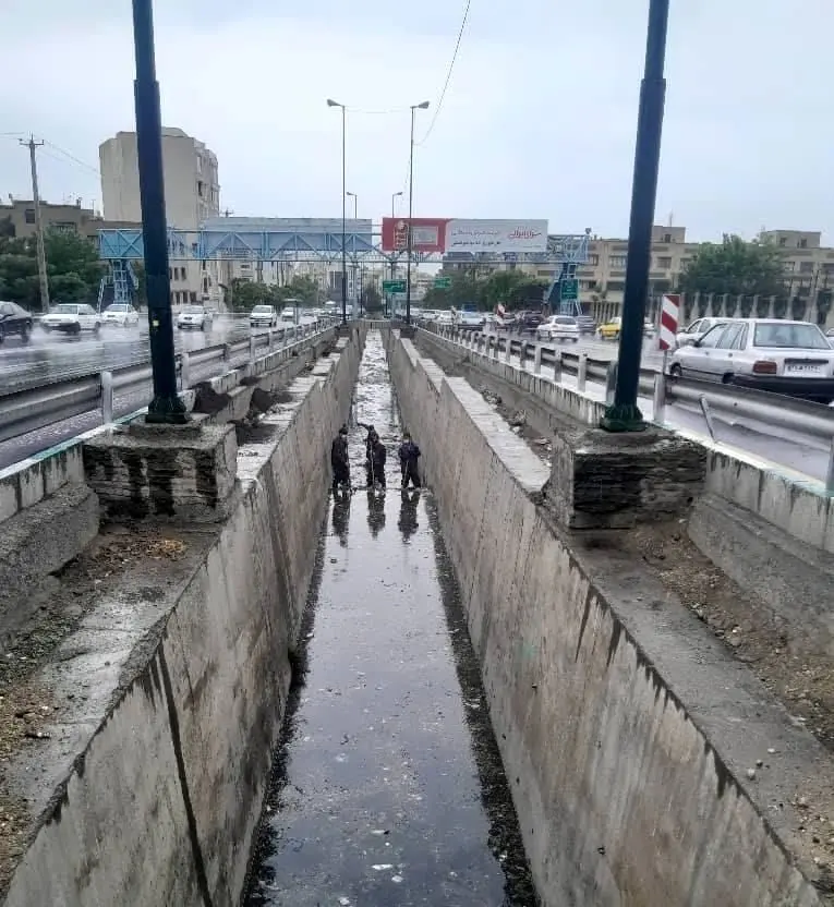 ۲هزار و ۱۳۵ مترمکعب از کانال‌ها و مسیل‌های منطقه۸ لایروبی شد

