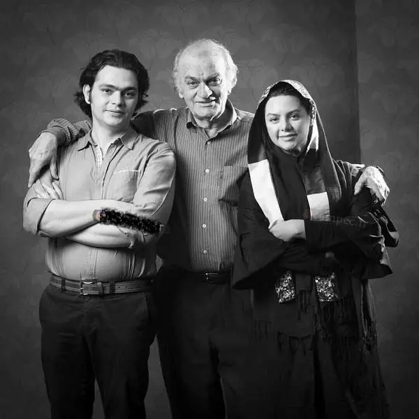بازیگر پرطرفدار و کم پیدای تلویزیون و فرزندانش+عکس
