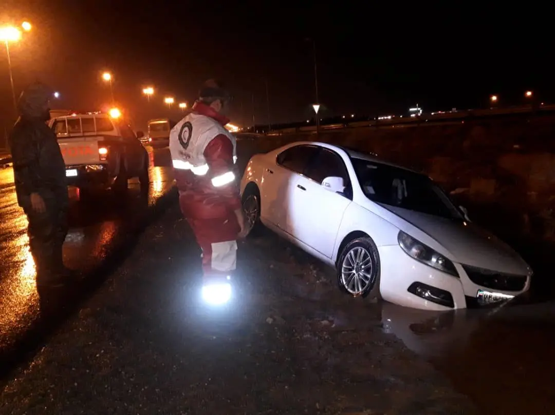 امدادرسانی هلال احمر قم به 30 حادثه‌دیده سیلاب در 48 ساعت گذشته 
 

