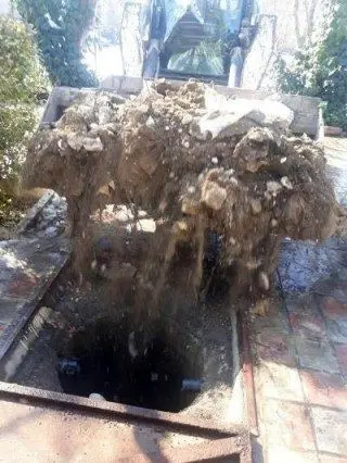 انسداد 7 حلقه چاه غیر مجاز در اسلامشهر
