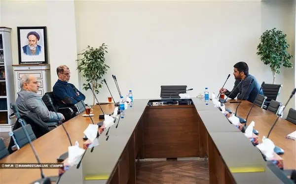 حضور رئیس و دبیرکل ملی المپیک در فدراسیون کشتی