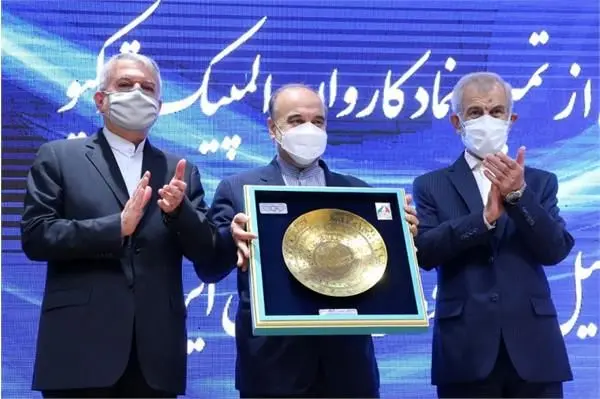 تجلیل از دکتر سلطانی فر در مراسم رونمایی از تمبر و نماد کاروان اعزامی به المپیک