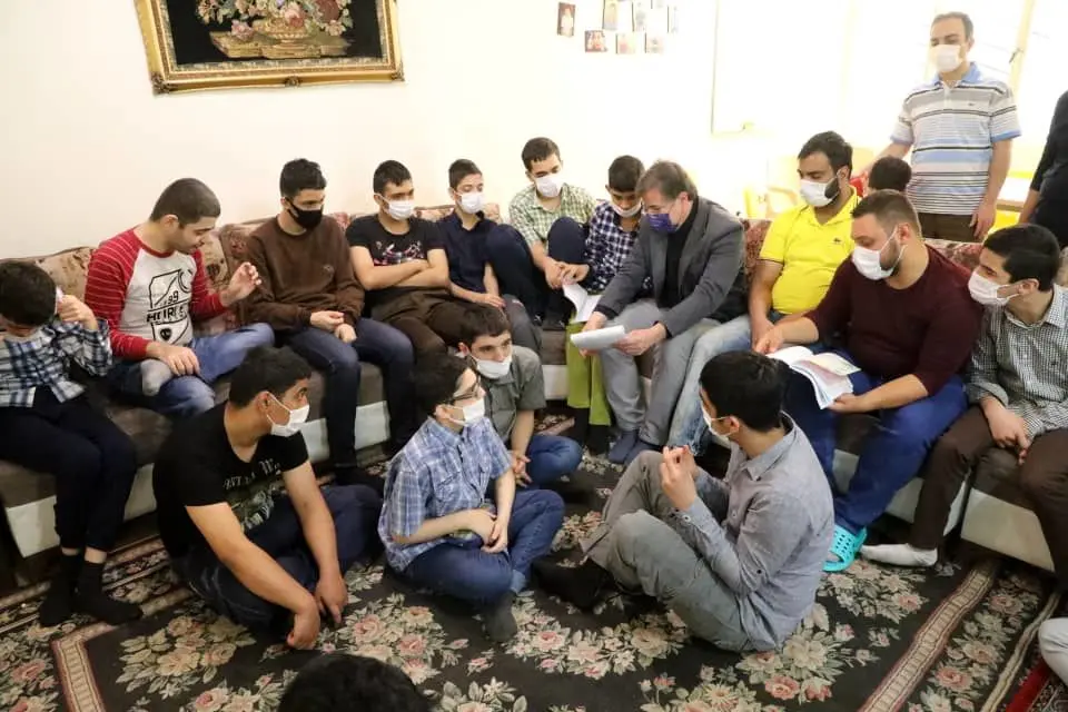استفاده از ظرفیت "فرشته های زمینی" در نقاشی روی دیوار محلات 

